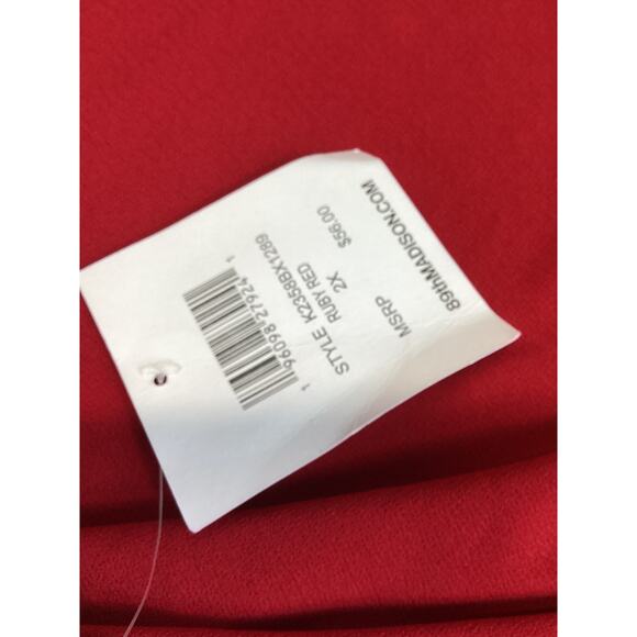 89th Madison Size 2X Women’s Top Blouse Round Neck Red NWT - Picture 3 of 5